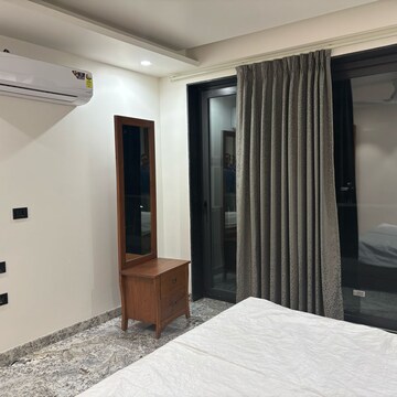 Building Lobby in 3 BHK Builder Floor at Palam Vihar – for Rent