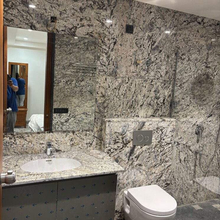 Bathroom, palam vihar 3 Bedroom 2300 Sq.Ft. Builder Floor In Palam Vihar Gurgaon 9007094