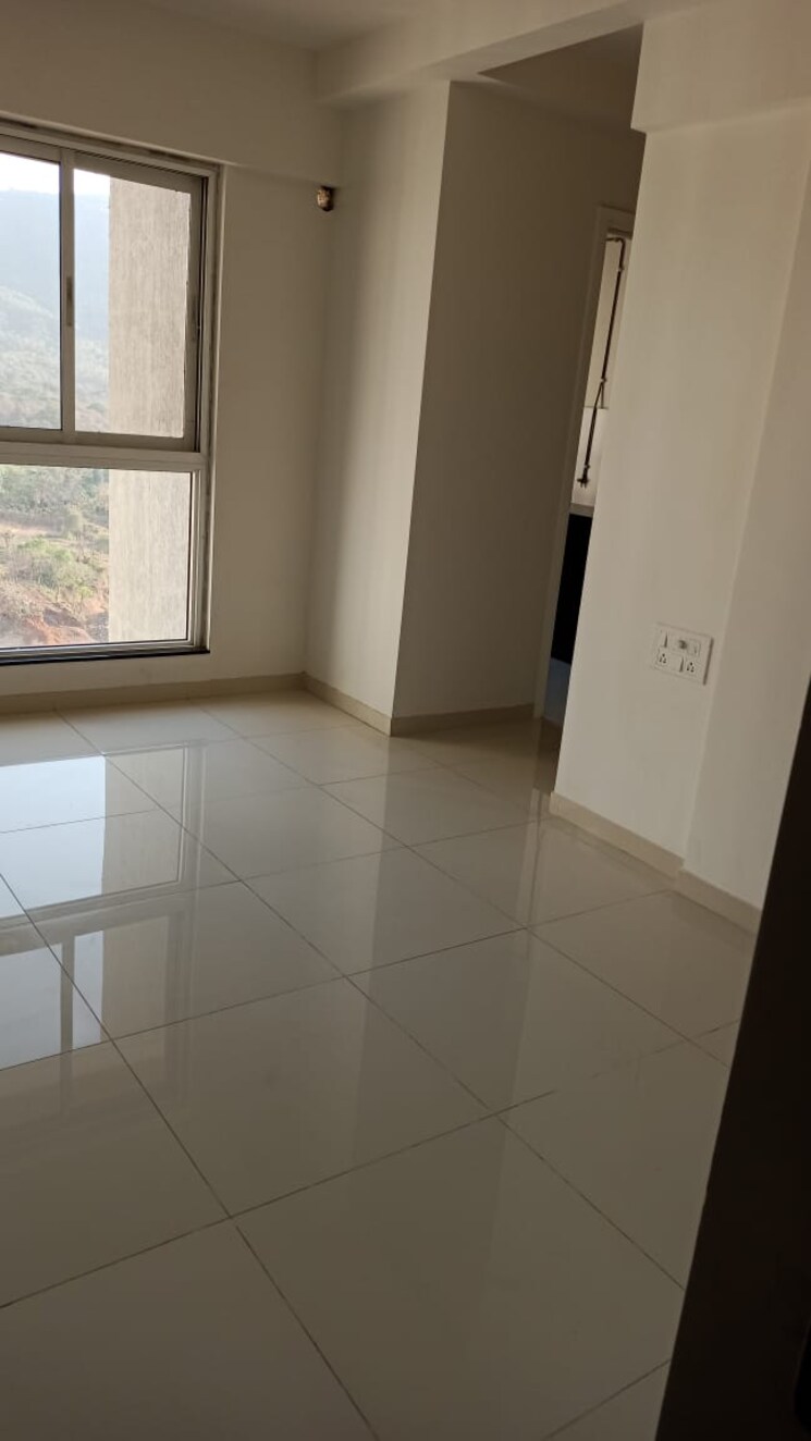 Bathroom, godrej-emerald 1.5 Bedroom 650 Sq.Ft. Apartment In Ghodbunder Road Thane 9007080