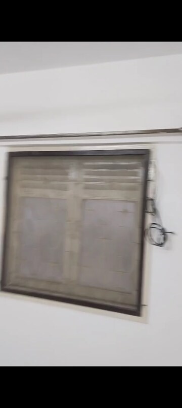 Room in 2 BHK Apartment at Swapna Ghar CHS, Andheri East – for Rent