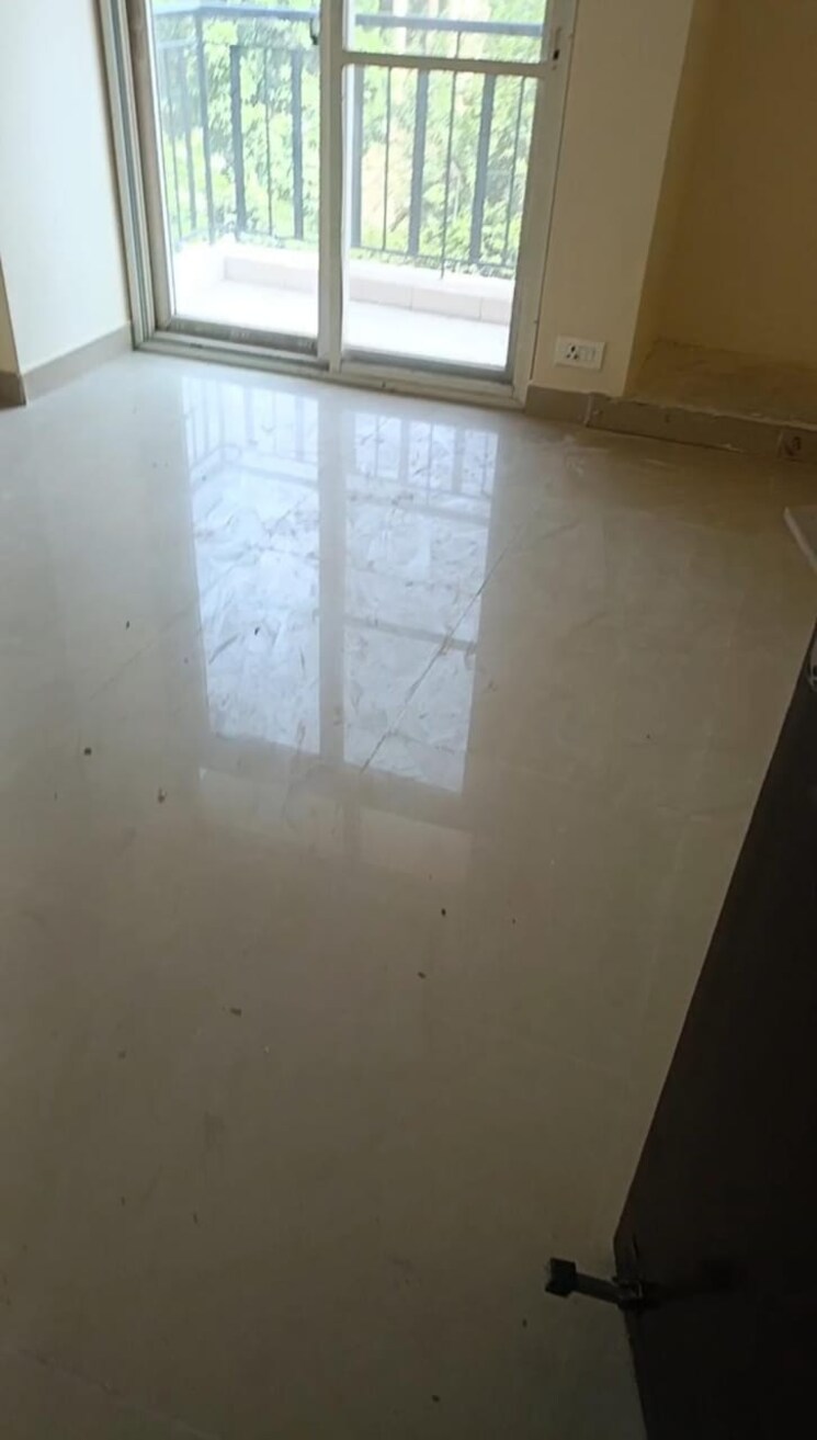 Room, surajpur 2 Bedroom 835 Sq.Ft. Apartment In Surajpur Greater Noida 9007176