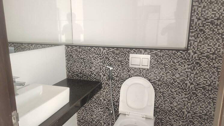 Bathroom, lodha-casa-maxima 2 Bedroom 644 Sq.Ft. Apartment In Mira Road Thane 9007237