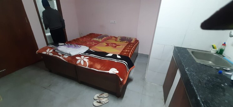 Bedroom, sector 26 1 Bedroom 300 Sq.Ft. Builder Floor In Sector 26 Noida 9007256