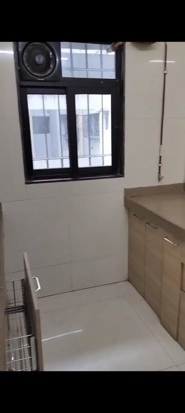 Room in 1.5 BHK Apartment at Dosti Desire, Brahmand – for Rent