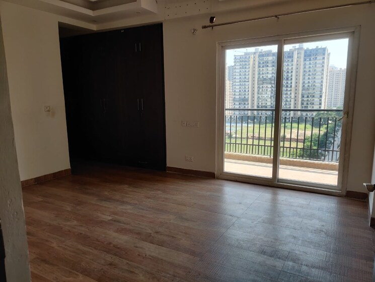 Room, maxblis-grand-wellington 3 Bedroom 2050 Sq.Ft. Apartment In Sector 75 Noida 9007276