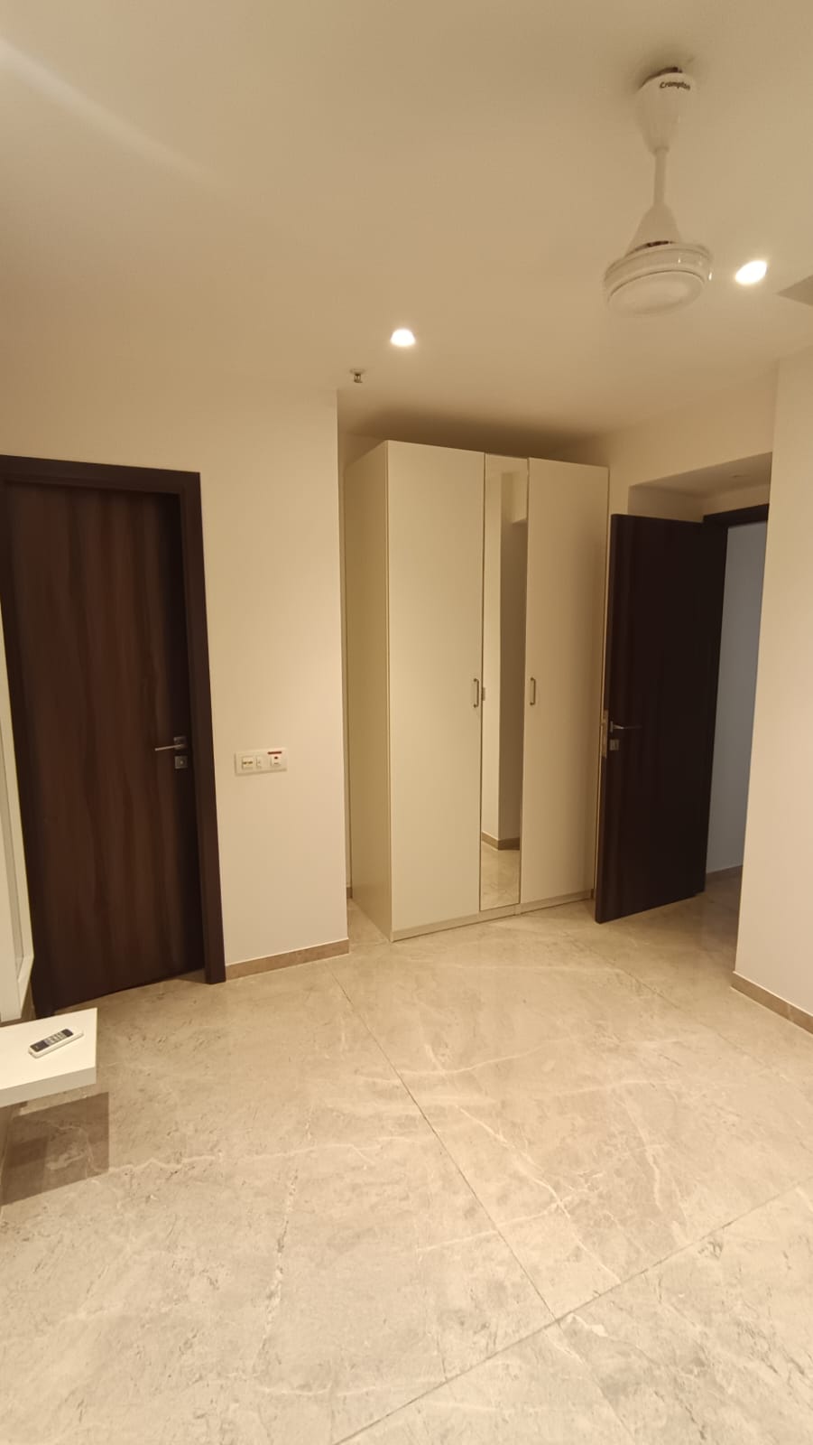 1 BHK Apartment For Rent in Hiranandani Regent Hill