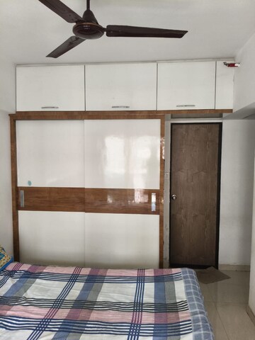 2 BHK Apartment For Rent in Shraddha Pinnacle, Vikhroli East