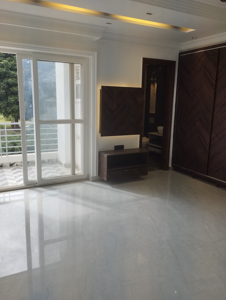 Room, bptp-district-3 3 Bedroom 180 Sq.Yd. Builder Floor In Sector 85 Faridabad 9007322