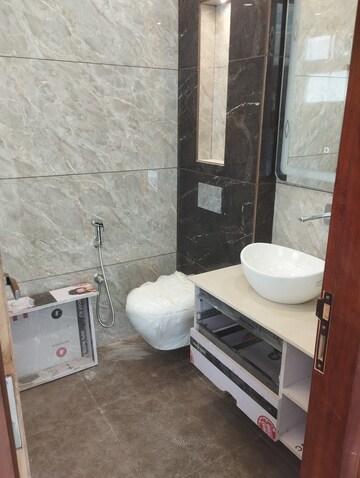 Bathroom in 3 BHK Builder Floor at BPTP District 3, Sector 85 – for Sale