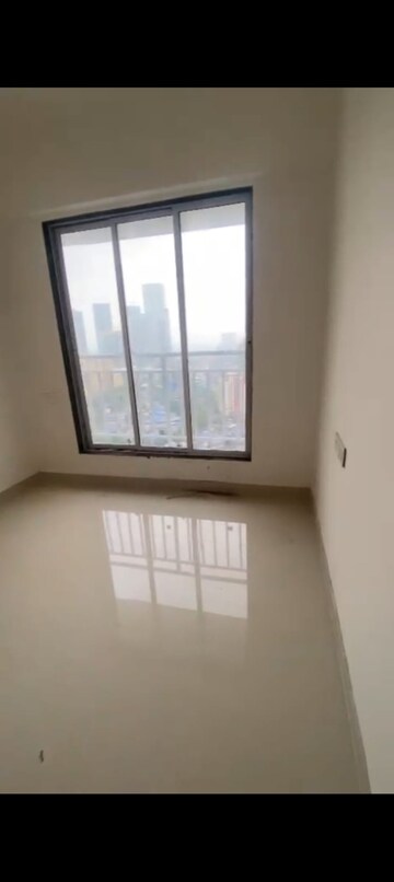 Room in 2 BHK Apartment at DGS Sheetal Tapovan, Malad East – for Rent