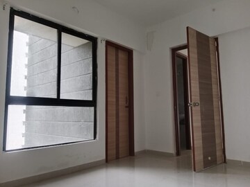Room in 2 BHK Apartment at Wadhwa Wise City, Old Panvel – for Rent