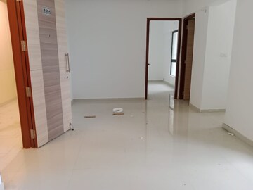 Room in 2 BHK Apartment at Wadhwa Wise City, Old Panvel – for Rent