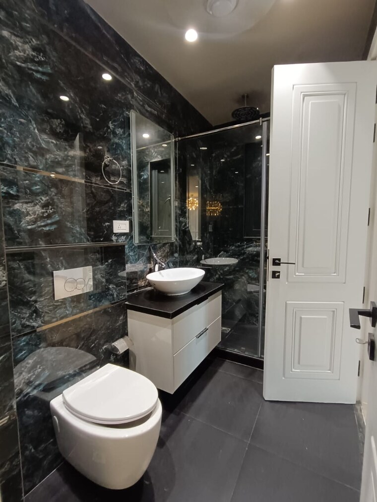 Bathroom, dlf-park-place 3 Bedroom 2282 Sq.Ft. Apartment In Sector 54 Gurgaon 9007381