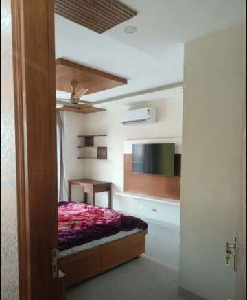 Bedroom in 5 BHK Builder Floor at Ambala Highway – for Rent