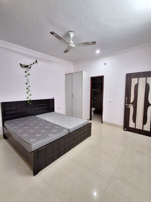 Bedroom in 4 BHK Penthouse at DLF Hamilton Court, Sector 27 – for Sale