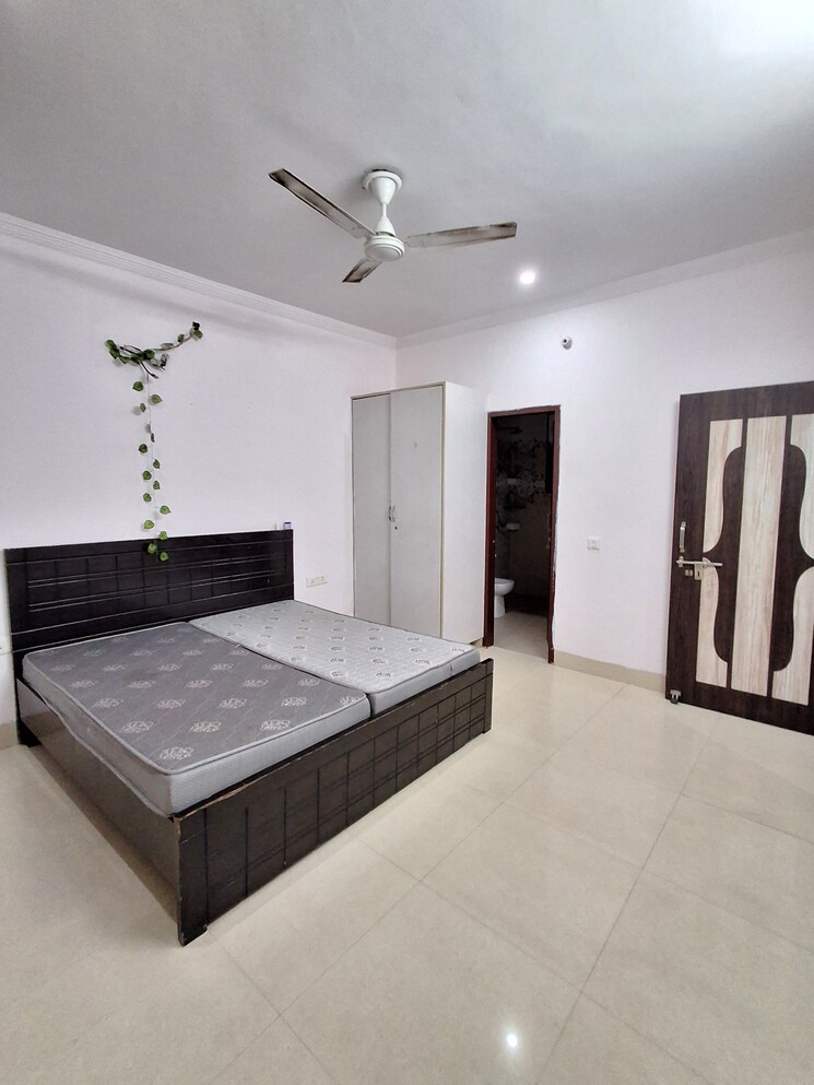 Bedroom, dlf-hamilton-court 4 Bedroom 4500 Sq.Ft. Penthouse In Sector 27 Gurgaon 9007400