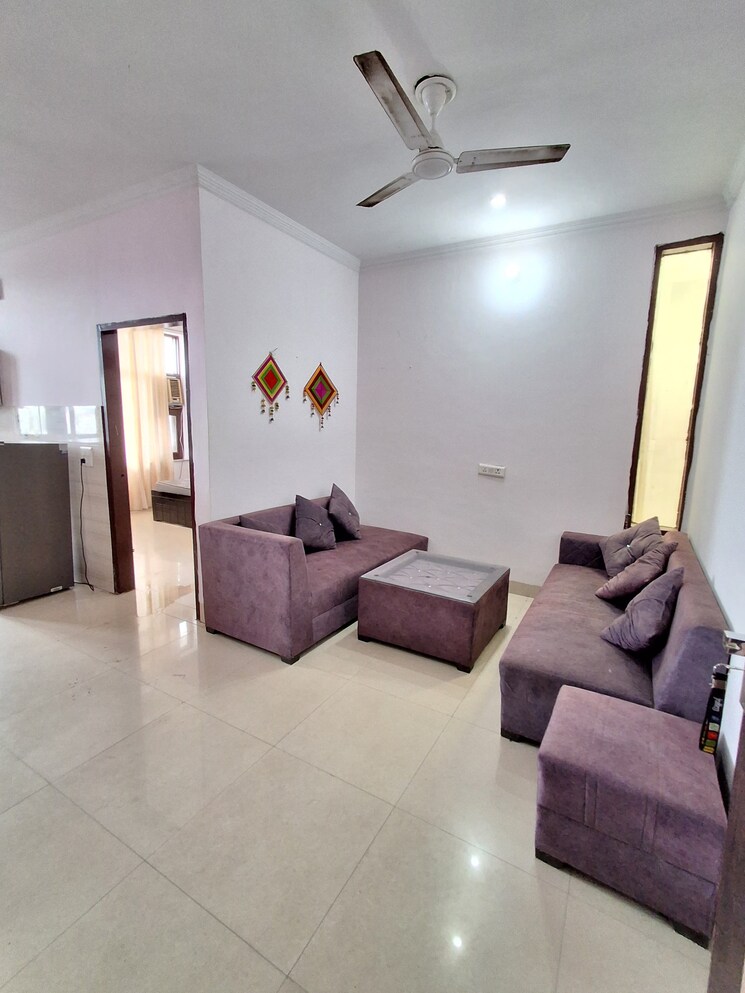 Living Room, dlf-hamilton-court 4 Bedroom 4500 Sq.Ft. Penthouse In Sector 27 Gurgaon 9007400