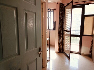 Room in 2.5 BHK Apartment at Design Arch eHomes, Surajpur – for Rent