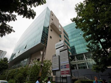  Office Space – Exterior View View at Salt Lake Sector V - for Sale