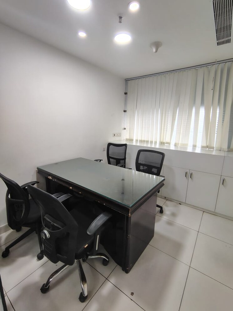 Team Area, netaji subhash place Commercial Office Space 398 Sq.Ft. In Netaji Subhash Place Delhi 9007444