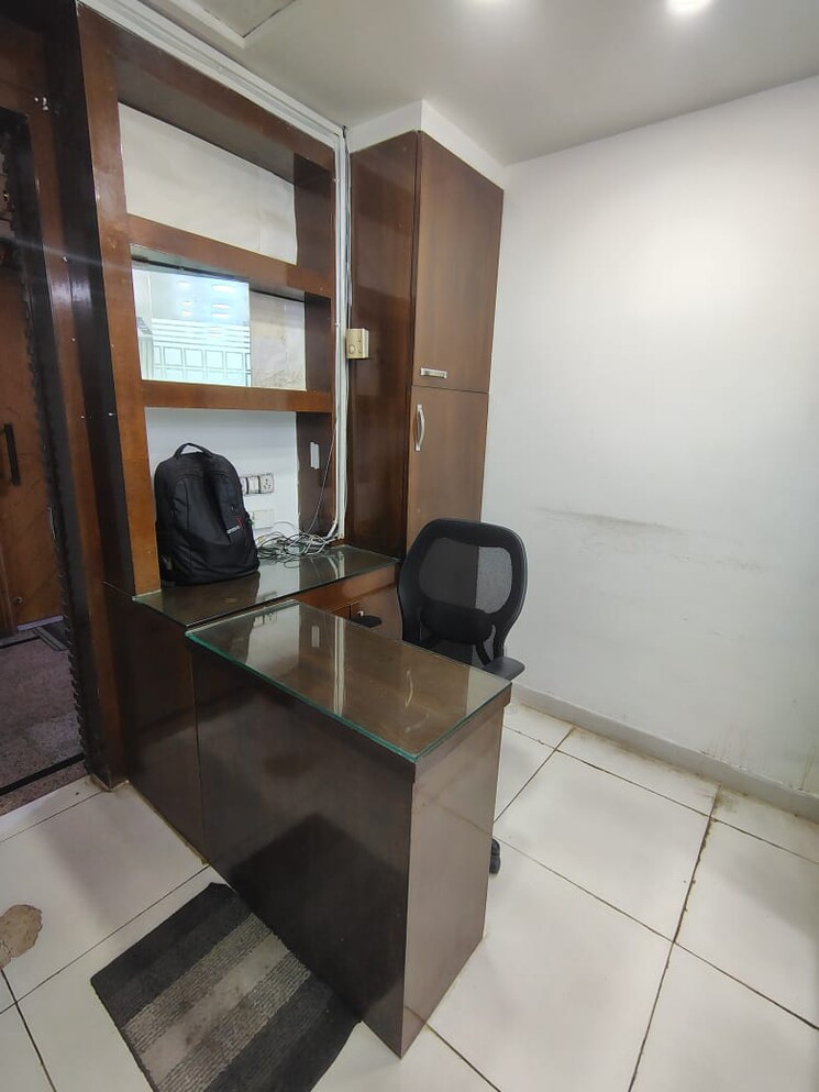 Living Room, netaji subhash place Commercial Office Space 398 Sq.Ft. In Netaji Subhash Place Delhi 9007444