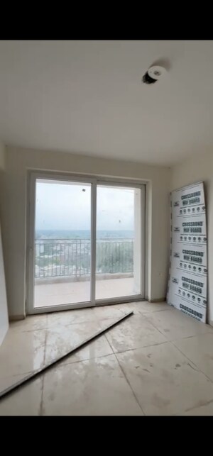 Room in 3 BHK Builder Floor at Omaxe The Resort, South Mullanpur – for Sale