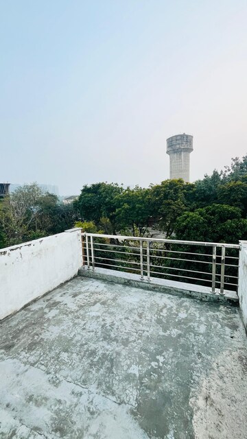 Balcony in 1 RK Builder Floor at Sector 21 – for Rent