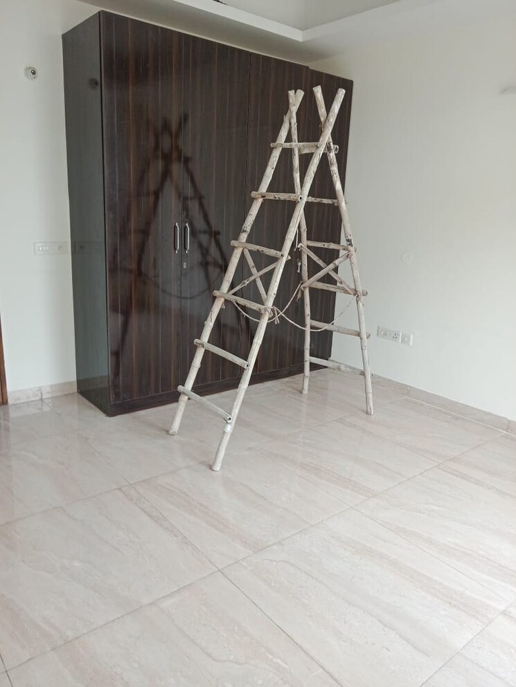 undefined, sushant lok i 3 Bedroom 300 Sq.Yd. Builder Floor In Sushant Lok I Gurgaon 9007460