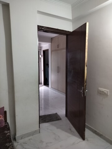 Room in 2 BHK Independent House at RWA Apartments Sector 52, Sector 52 – for Rent