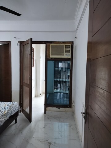 Building Lobby in 2 BHK Independent House at RWA Apartments Sector 52, Sector 52 – for Rent