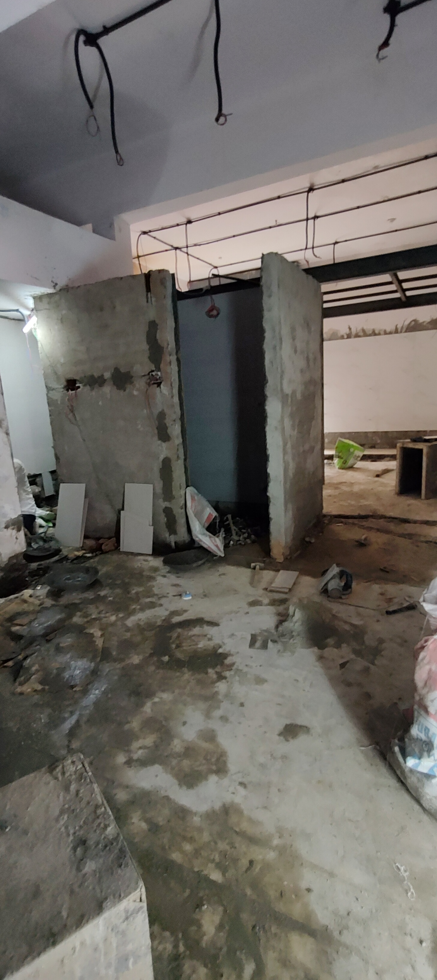 Showroom For Sale in Fine Lotus