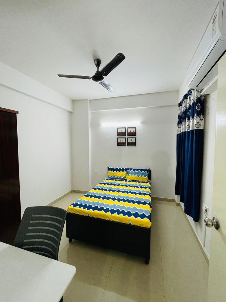 Bedroom, shree-vardhman-green-court 2 Bedroom 690 Sq.Ft. Apartment In Sector 90 Gurgaon 9007426