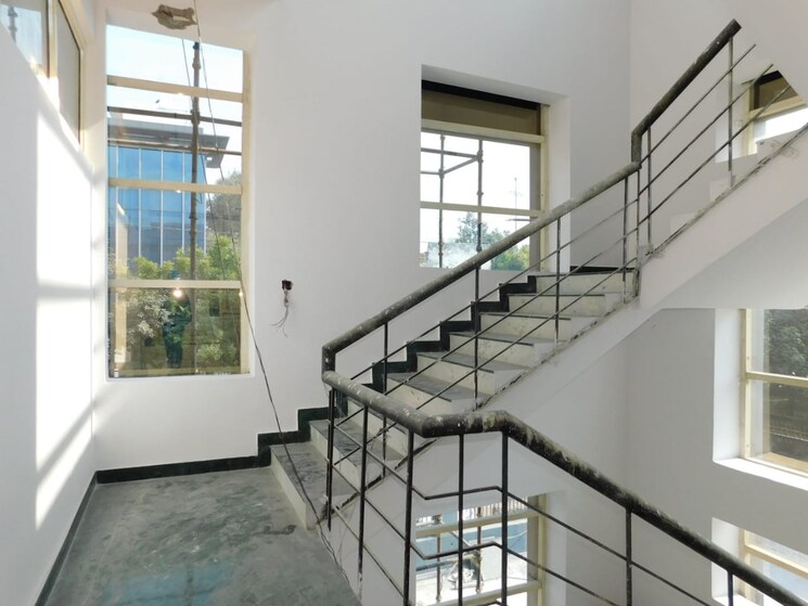 undefined, sector 65 Commercial Office Space in IT/SEZ 4500 Sq.Ft. In Sector 65 Noida 9007491