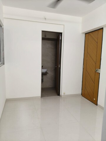 Room in 3.5 BHK Apartment at Moreshwar 19 East, Nerul – for Rent