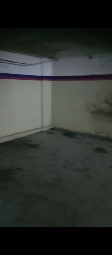Room in  Showroom at Raghuvanshi Mills, Worli – for Rent