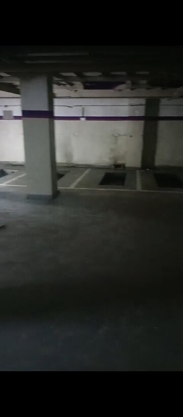  Showroom For Rent in Raghuvanshi Mills, Worli