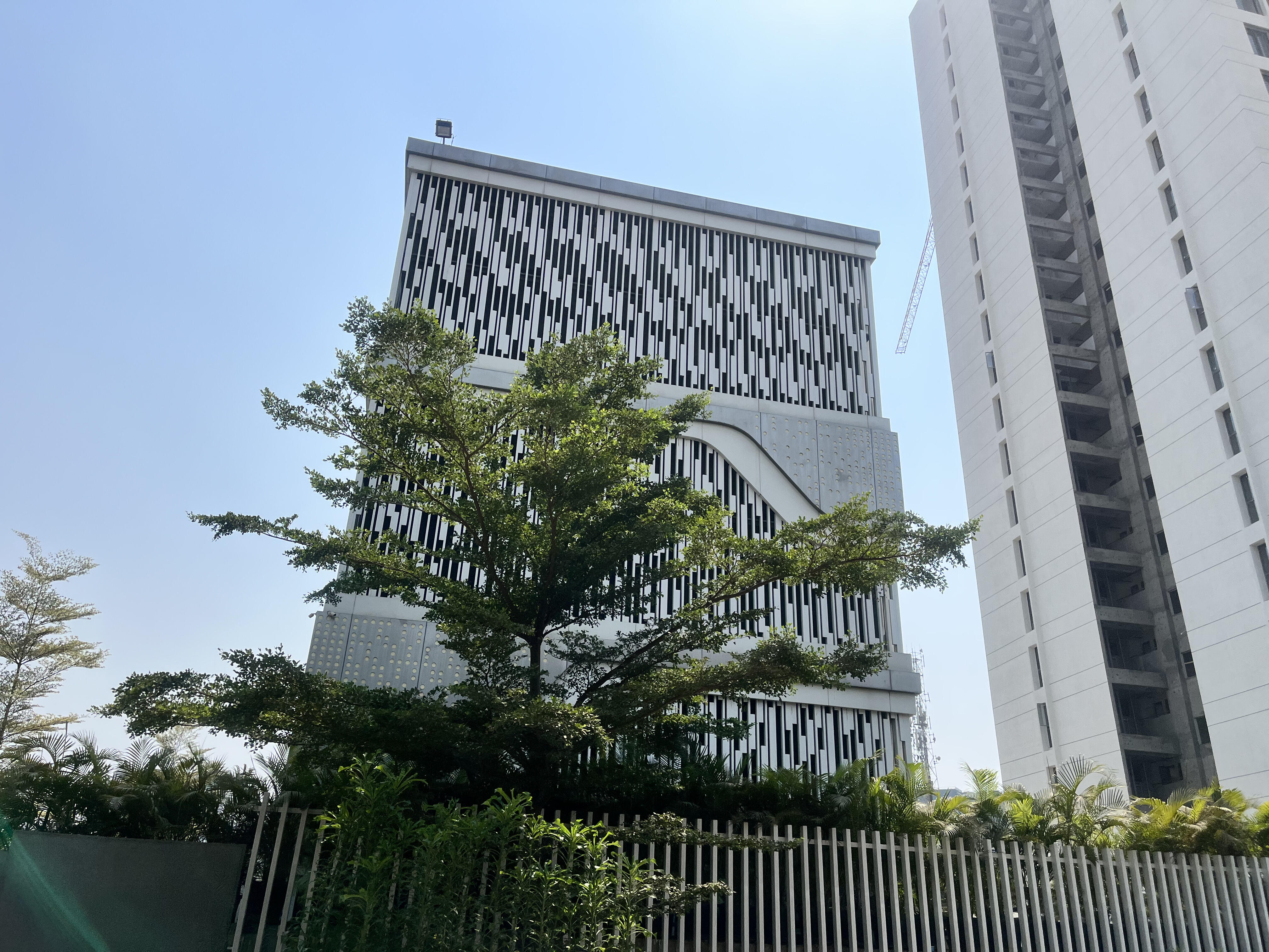 2 BHK + Extra Room Apartment For Rent in Majestique Towers