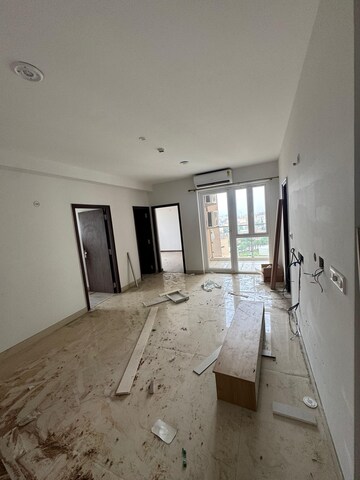 Room in 2 BHK Apartment at Hero Homes Gurgaon, Sector 104 – for Rent