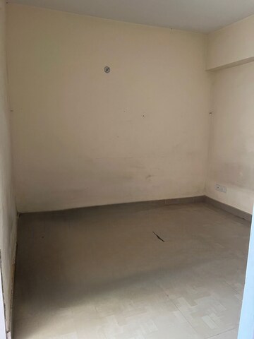 Room in 2 BHK Apartment at Sector 55 – for Sale