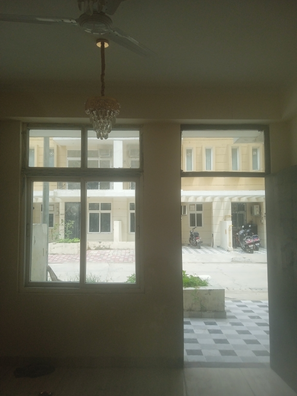 3 BHK + Pooja Room,Servant Room,Study Room,Extra Room 1690 Sq.Ft. Villa in Amrapali Dream Valley