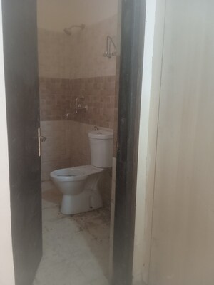 Bathroom in 3 BHK Villa at Amrapali Dream Valley, Tech Zone 4 Greater Noida – for Sale