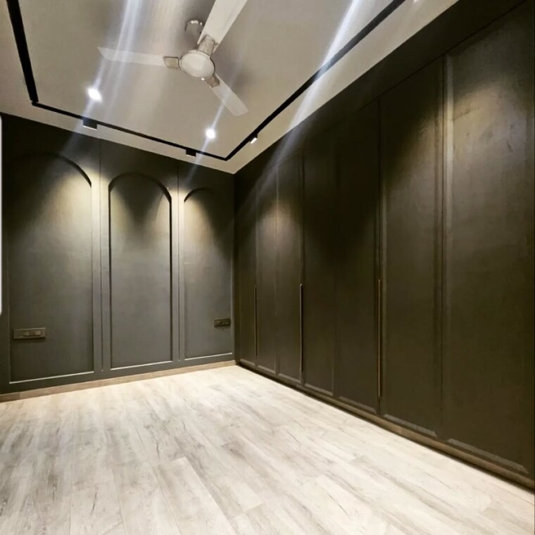 undefined, defence colony 4 Bedroom 2700 Sq.Ft. Builder Floor In Defence Colony Delhi 9007553