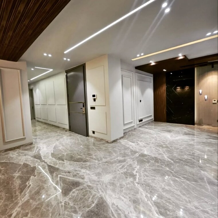 Room, defence colony 4 Bedroom 2700 Sq.Ft. Builder Floor In Defence Colony Delhi 9007553