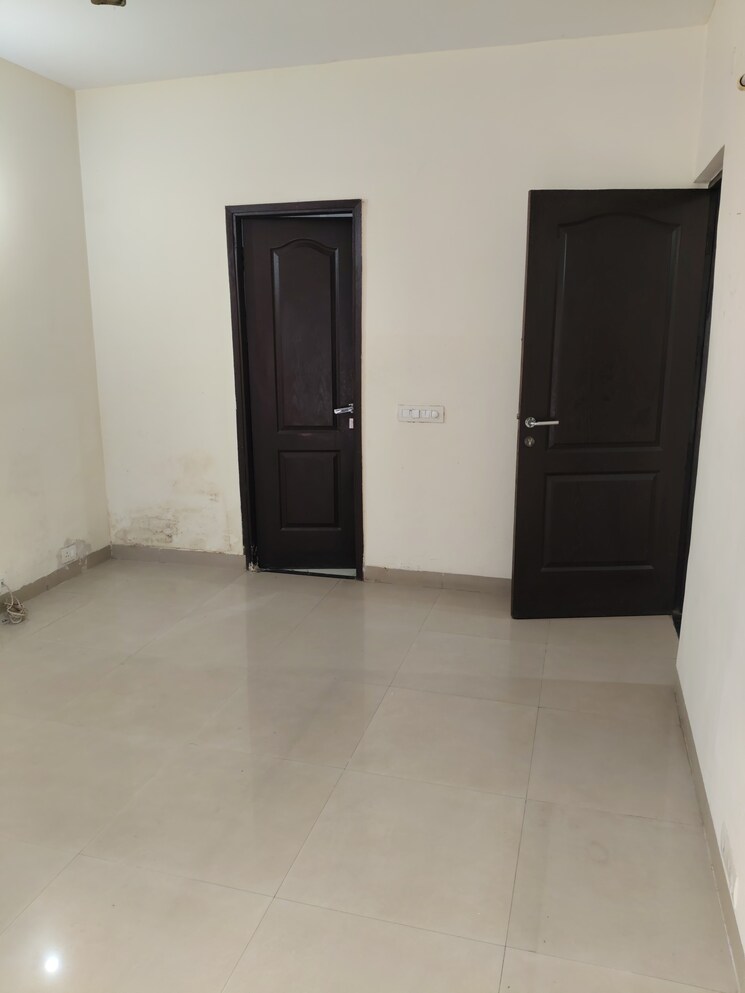 Room, unitech-uniworld-gardens-2 1.5 Bedroom 725 Sq.Ft. Apartment In Sector 47 Gurgaon 9007591