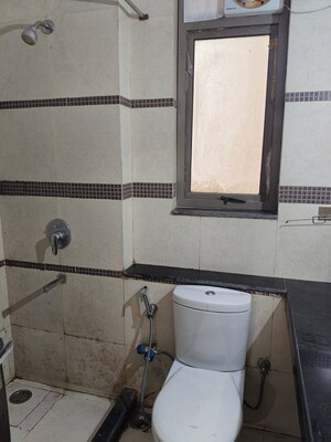 Bathroom in 1.5 BHK Apartment at Unitech Uniworld Gardens 2, Sector 47 – for Sale