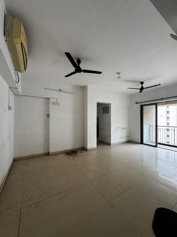 2 BHK Apartment For Rent in Lodha Splendora, Ghodbunder Road