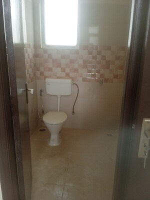 Bathroom in 4 BHK Villa at Amrapali Dream Valley, Tech Zone 4 Greater Noida – for Sale