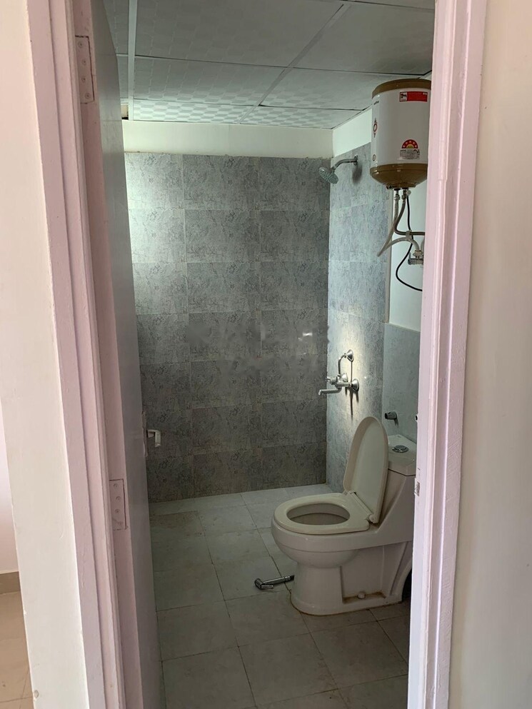 Bathroom, suncity-avenue-76 2 Bedroom 550 Sq.Ft. Apartment In Sector 76 Gurgaon 9007580