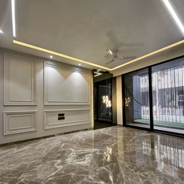 Room in 4 BHK Independent House at Defence Colony – for Sale