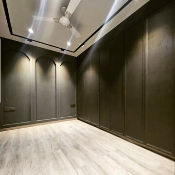 Furnished Amenities in 4 BHK Independent House at Defence Colony – for Sale